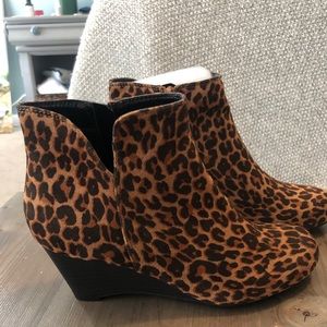 Leopard print booties, Size 8